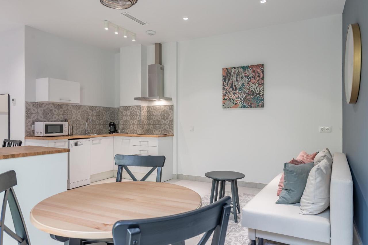 Chic & Comfortable Apartment, Private Terrace Valencia Bagian luar foto