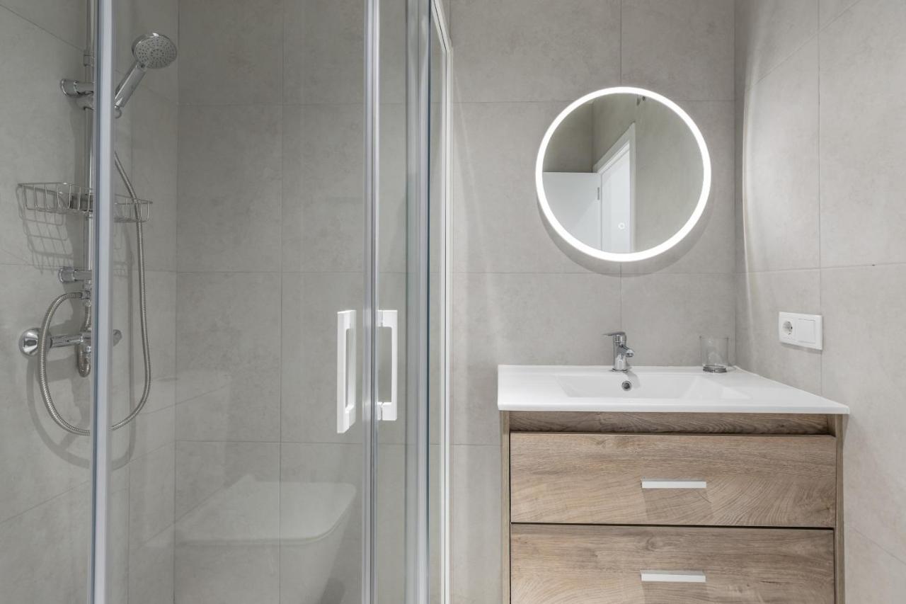 Chic & Comfortable Apartment, Private Terrace Valencia Bagian luar foto