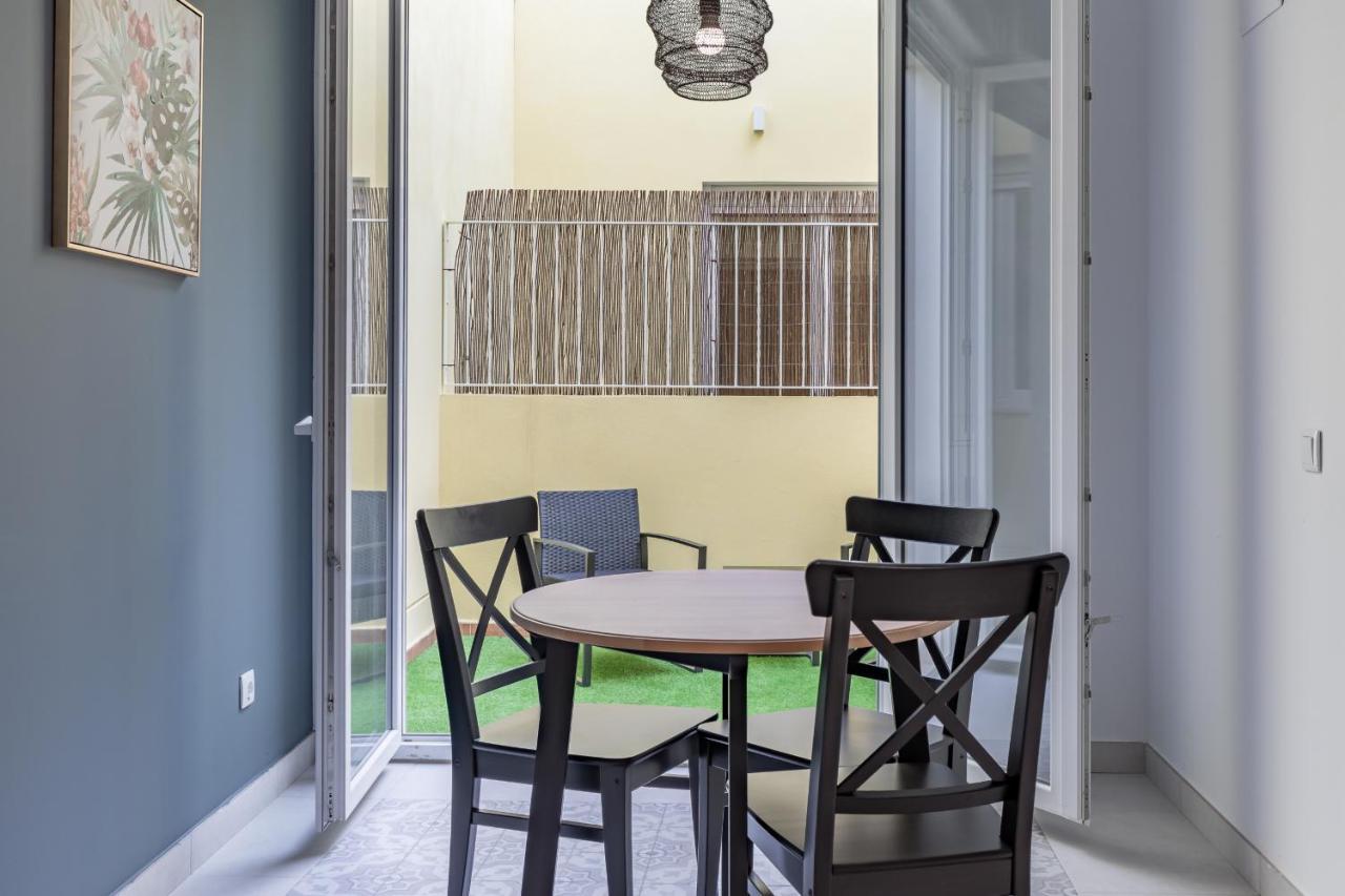 Chic & Comfortable Apartment, Private Terrace Valencia Bagian luar foto