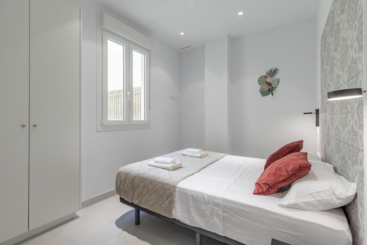 Chic & Comfortable Apartment, Private Terrace Valencia Bagian luar foto
